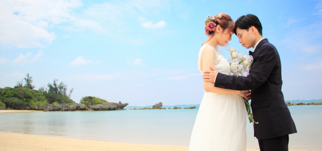 石垣島で結婚式をするならいくらくらいかかる？